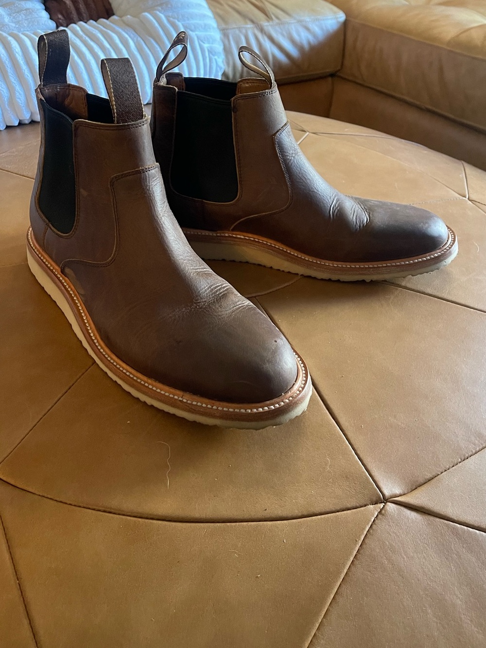 Rhodes men’s Chelsea boot size 11